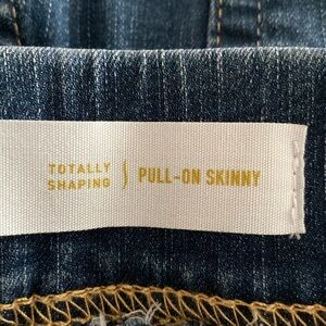 Levi’s signature 12 long 31x32 stretch